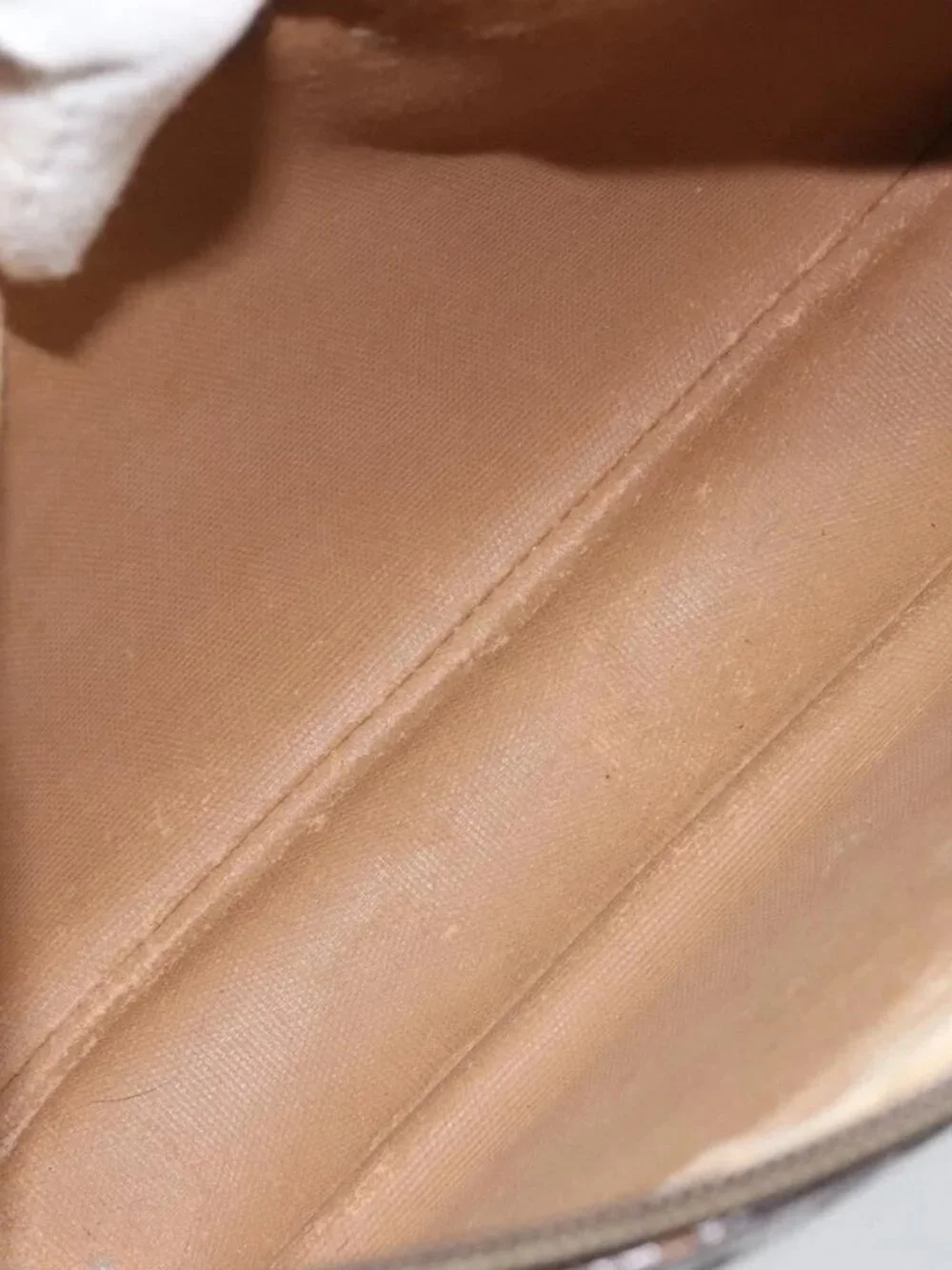 GUCCI GG Supreme Clutch Bag PVC Beige Gold Auth YKZ053